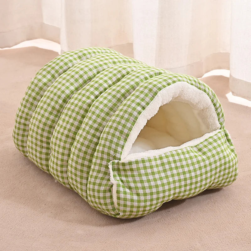 Foldable Winter Pet Bed/Sleeping Bag for Cats and Dogs, Thickened Semi-Enclosed Design, Soft Indoor, Christmas/Warm in Autumn/Winter