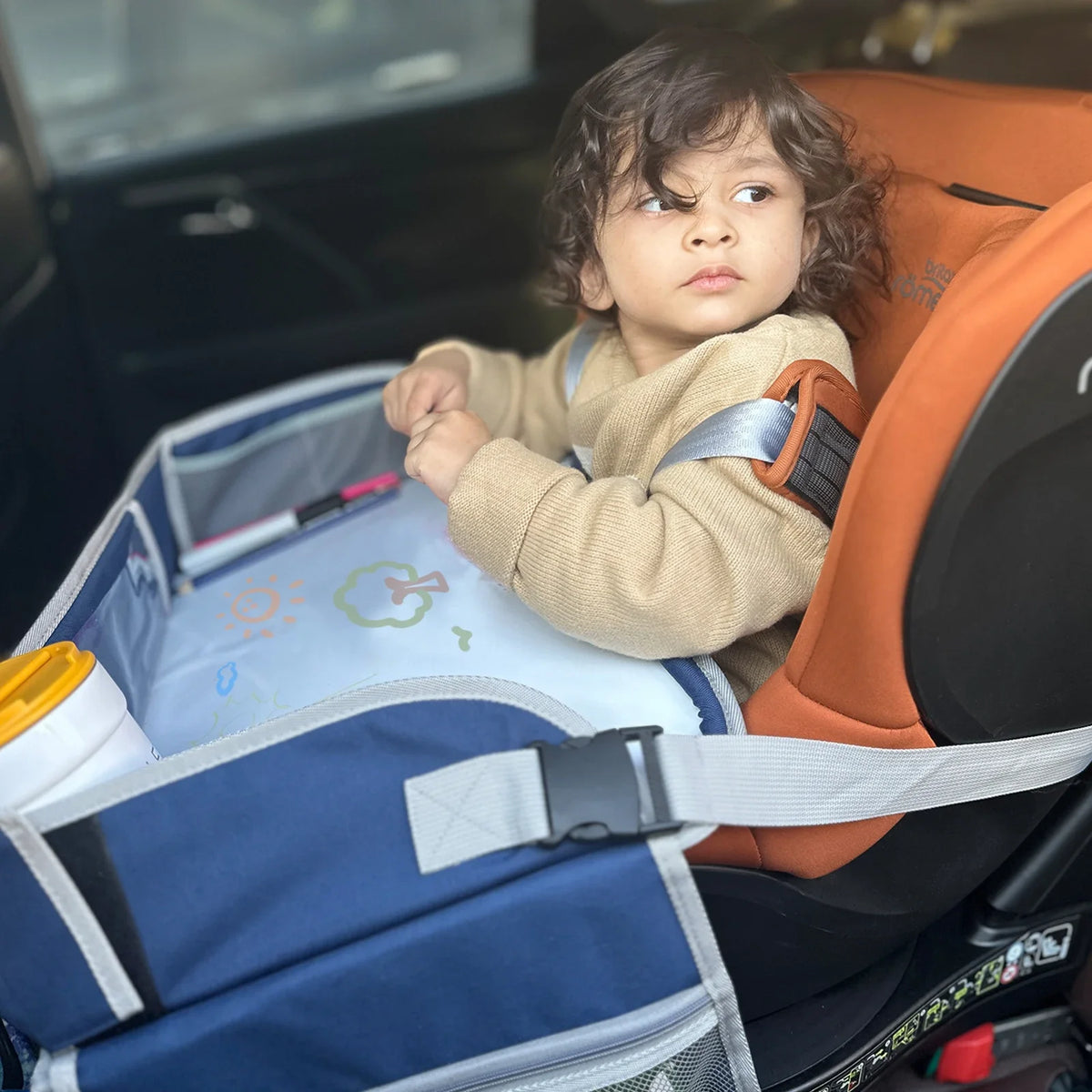Tavolo da viaggio portatile per seggiolino auto per bambini, vassoio impermeabile per giochi, snack e disegno, organizer con spazio di archiviazione