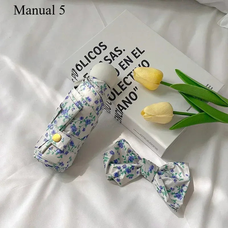 Nuovo 1 Pezzo di Piccolo Ombrello a Fiori Blu, Stile Delicato, Protezione Solare, Ombrello Automatico Pieghevole a Tre per Tutte le Condizioni Meteorologiche