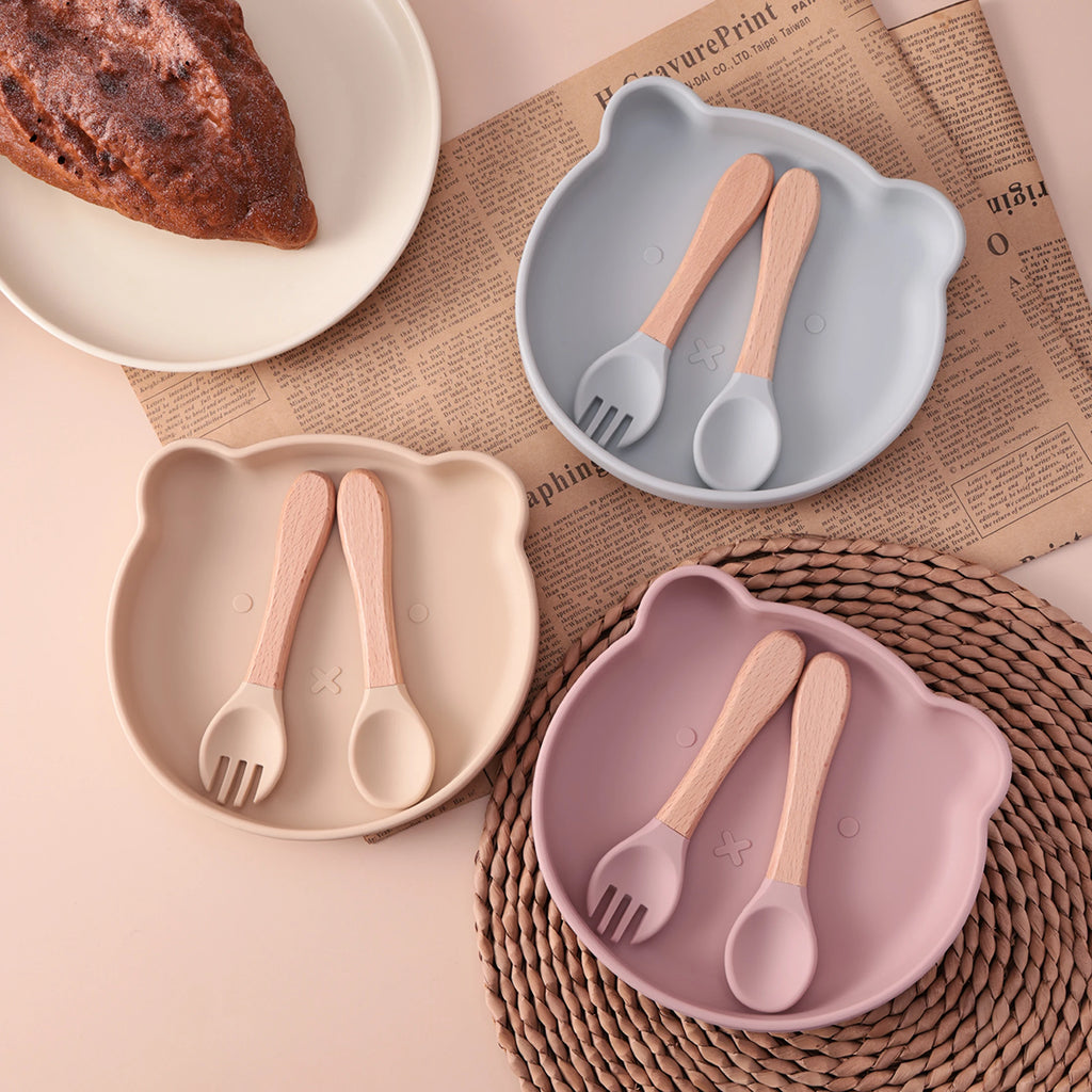 Color Kids 3PCS Cartoon Bear Silicone Feeding Set Sucker Bowl Wooden Handle Spoon Fork BPA Free Infant Self Feeding Gifts