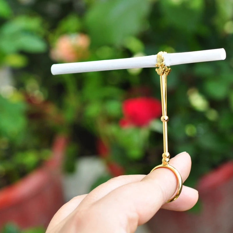 Metal Cigarette Hand Holder Vintage Finger Ring for Women and Men Adjustable Cigarette Clip Smoking Holder